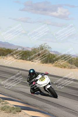 media/Nov-16-2025-Race Pace (Sun) [[8c5fa54630]]/Verified Riders/4-Turn 3 Inside (1050am)/